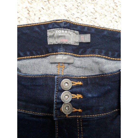 16sx25 Torrid high-rise jegging super soft dark wash skinny triple button - Picture 6 of 8
